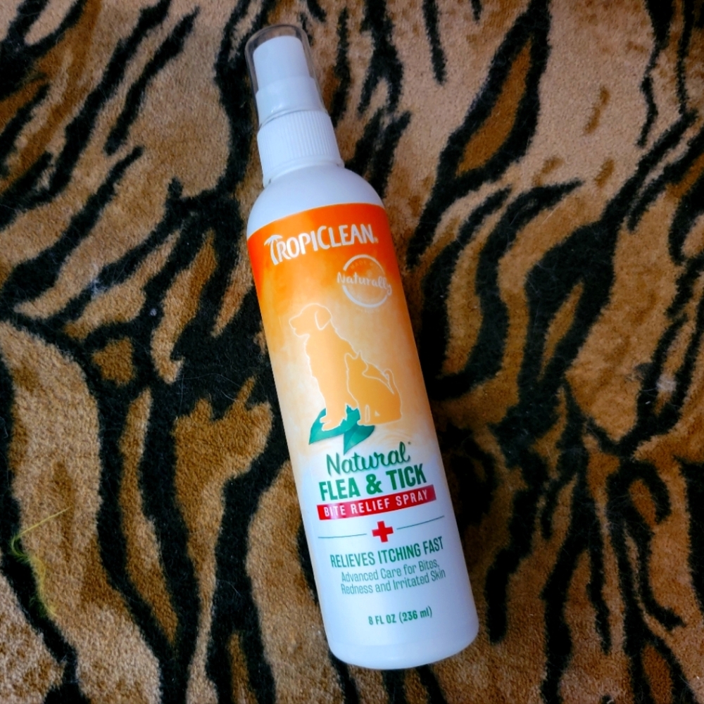 Tropiclean Pet Dog or Cat Anti Itch Hot Spots flea Bites Spray 8 oz ea.